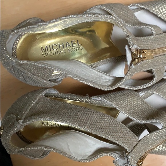 Michael kors size 10 wedge shoes - Picture 6 of 7